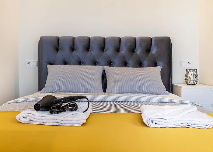 Centras Prie Parko, Center By The Park *